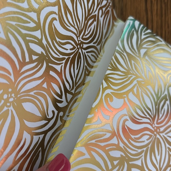 Lilly Pulitzer Swirling Floral Journal with lined sheets and pocket NWT - Picture 5 of 6